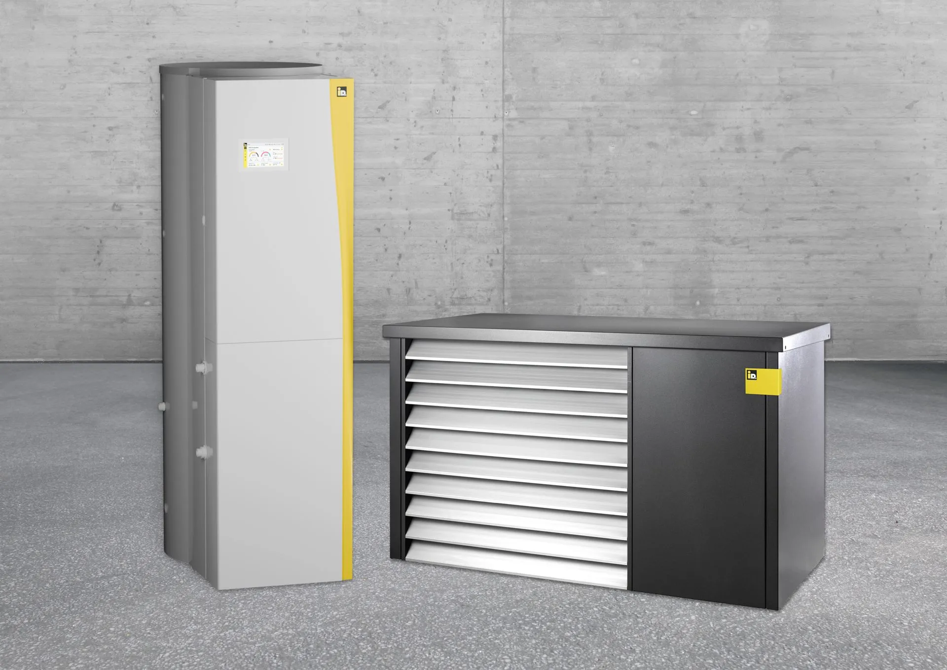 Innen- und Außeneinheit der Wärmepumpe iPUMP A8 ONE von iDM vor einer puristischen, grauen Wand.