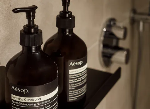 Fensterloses Bad Header